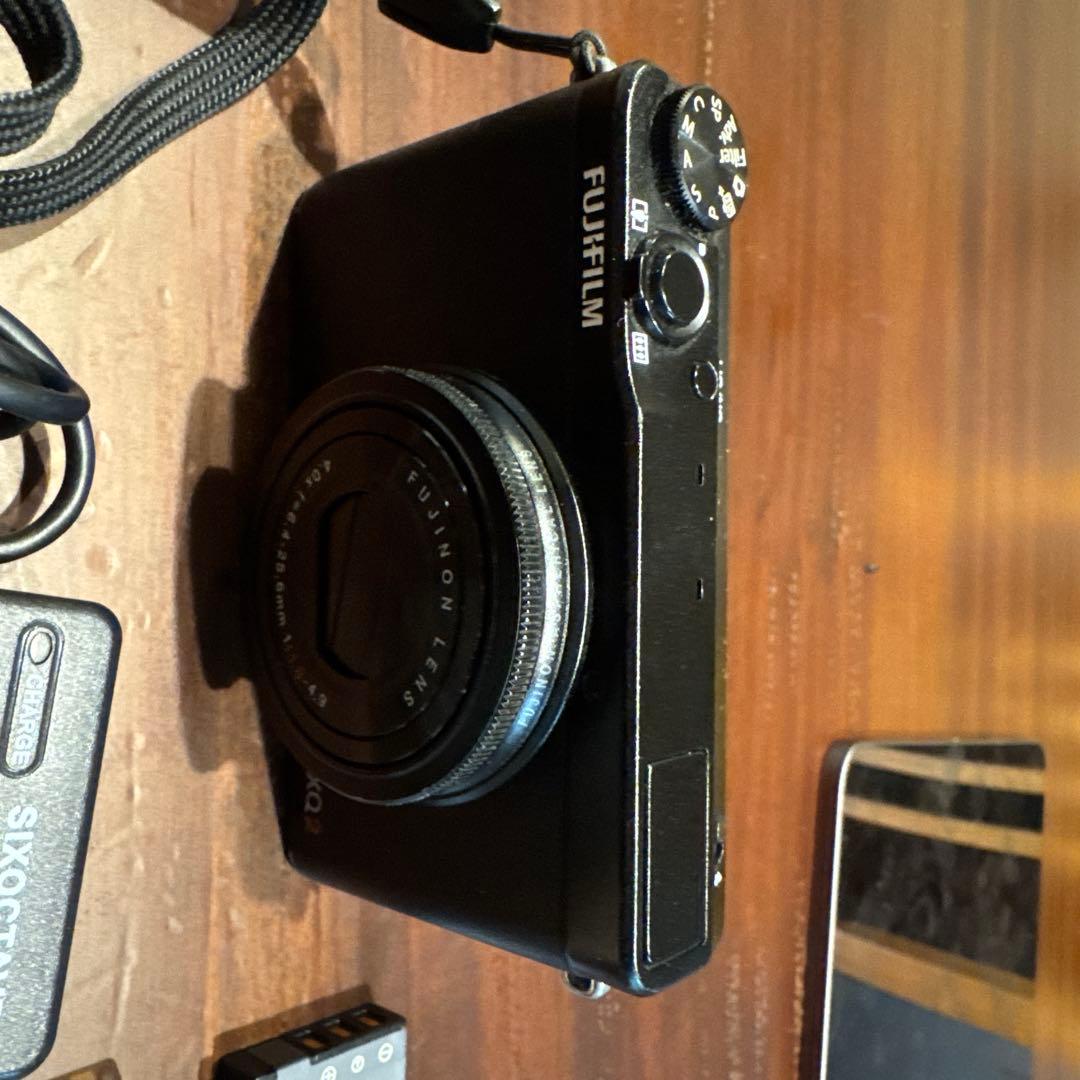 デジタルカメラ FUJIFILM XQ2
