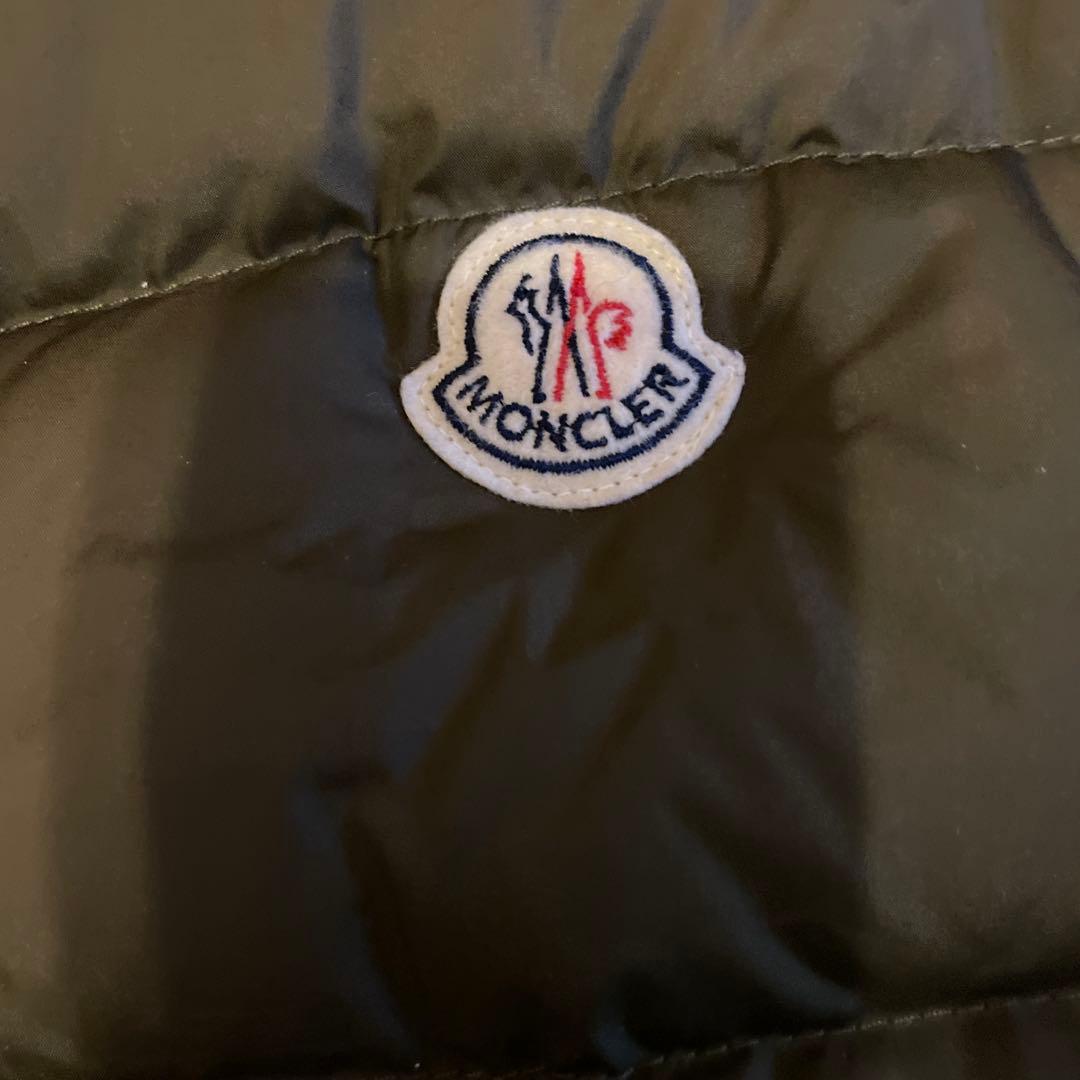 MONCLER ダークグリーン ベスト
