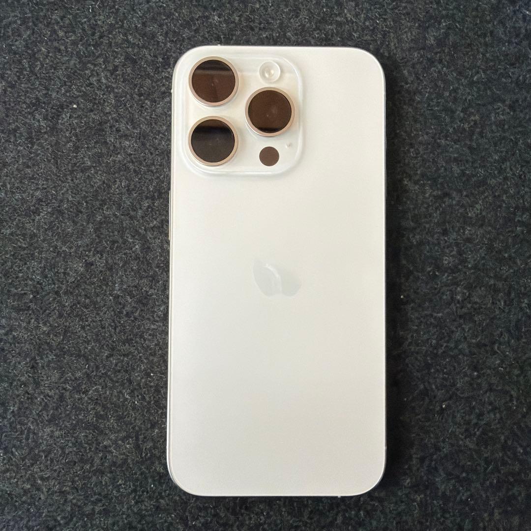 【美品】iPhone 15 Pro 258GB ホワイト