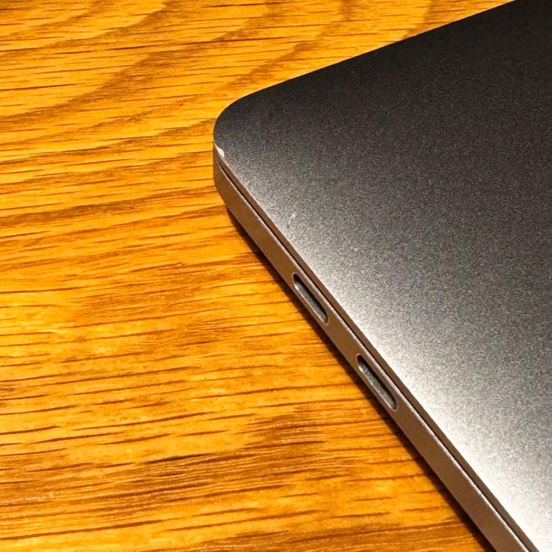 M1 Macbook Pro 16GBメモリ 512GB UK配列