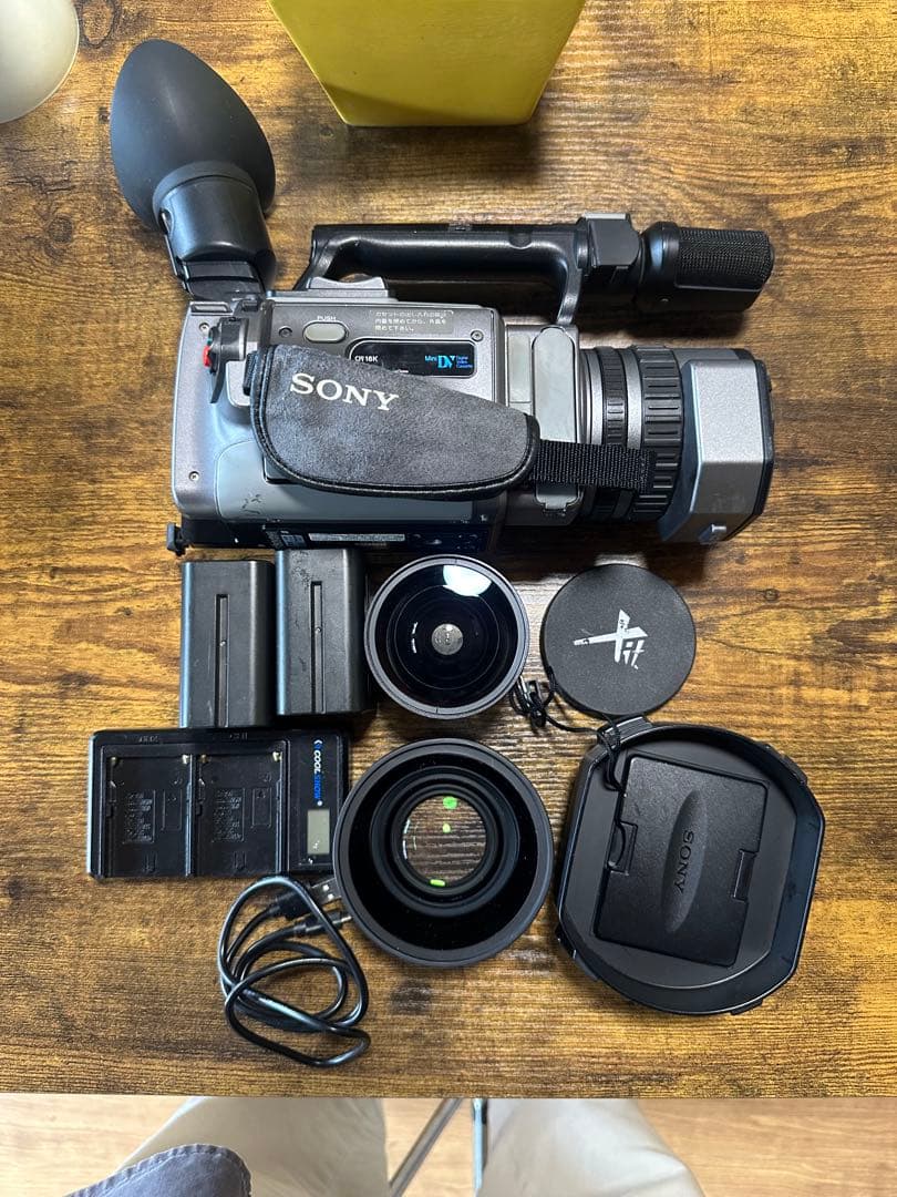 ビデオカメラ SONY handycam DCR-VX2100