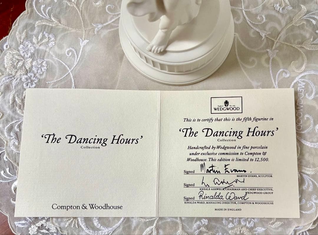 ウェッジウッド　ジャスパー　フュギュリン　　　　　　【ダンシングアワーNO.5】