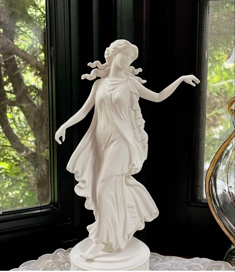 ウェッジウッド　ジャスパー　フュギュリン　　　　　　【ダンシングアワーNO.5】