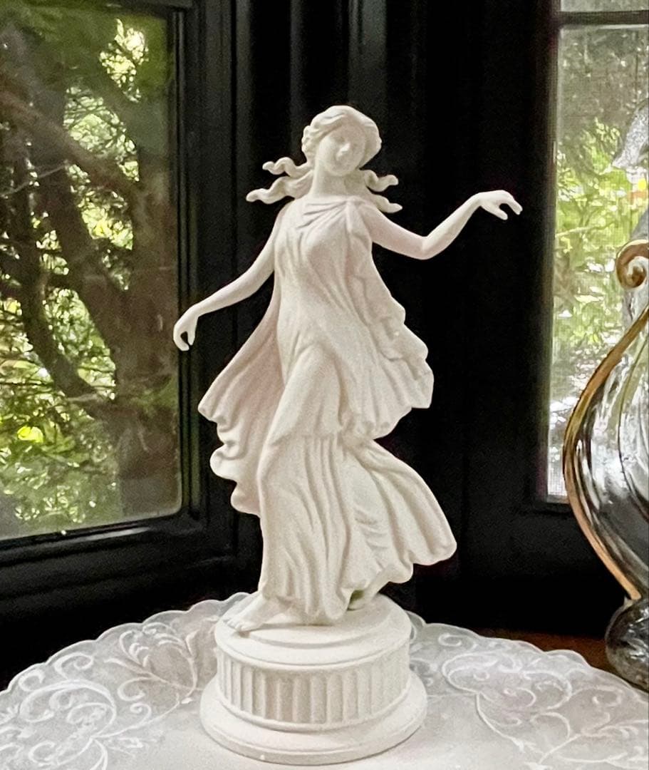 ウェッジウッド　ジャスパー　フュギュリン　　　　　　【ダンシングアワーNO.5】