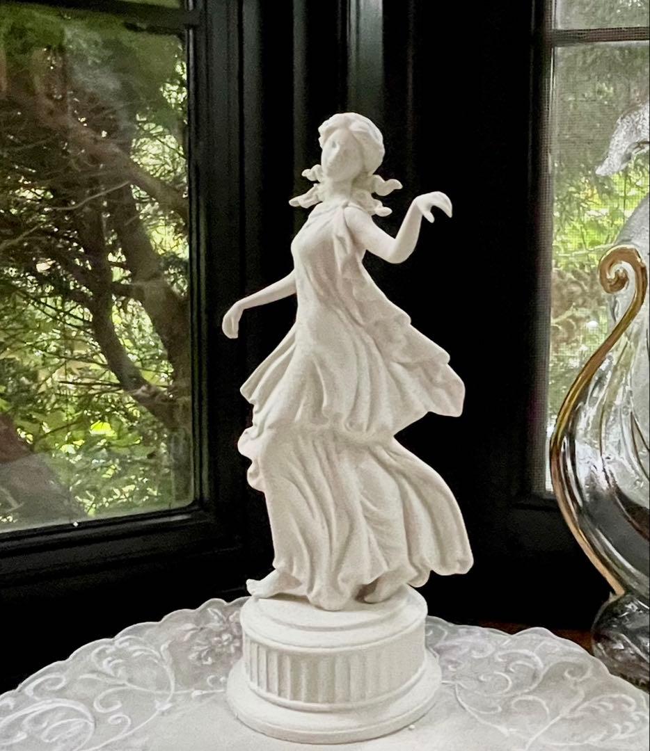 ウェッジウッド　ジャスパー　フュギュリン　　　　　　【ダンシングアワーNO.5】