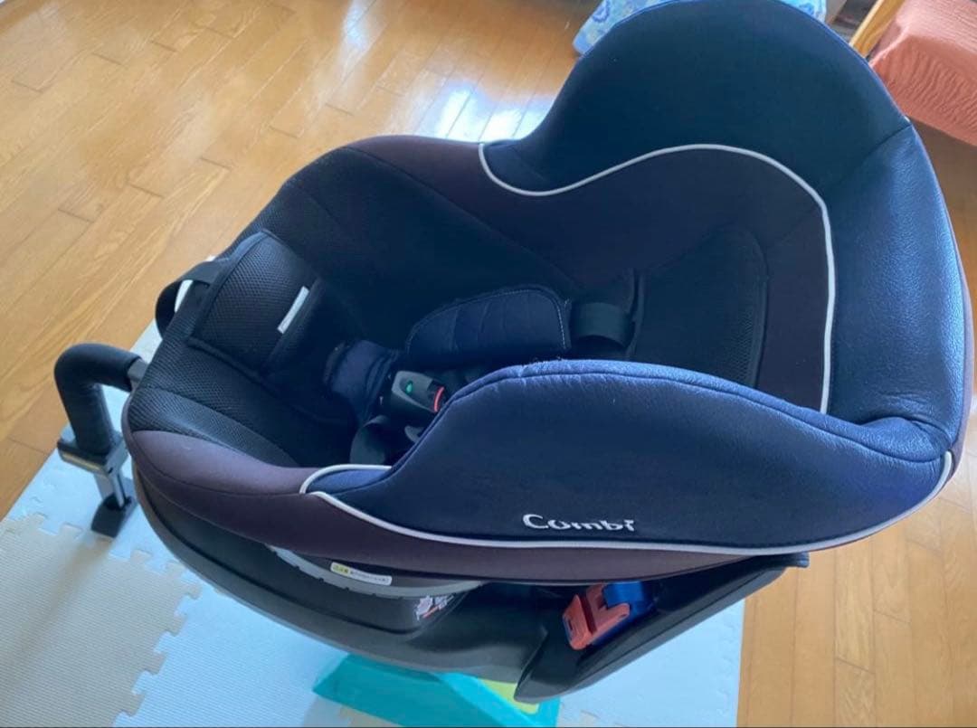 Combi 回転式チャイルドシート ネイビー　 新生児対応　CG-CTG