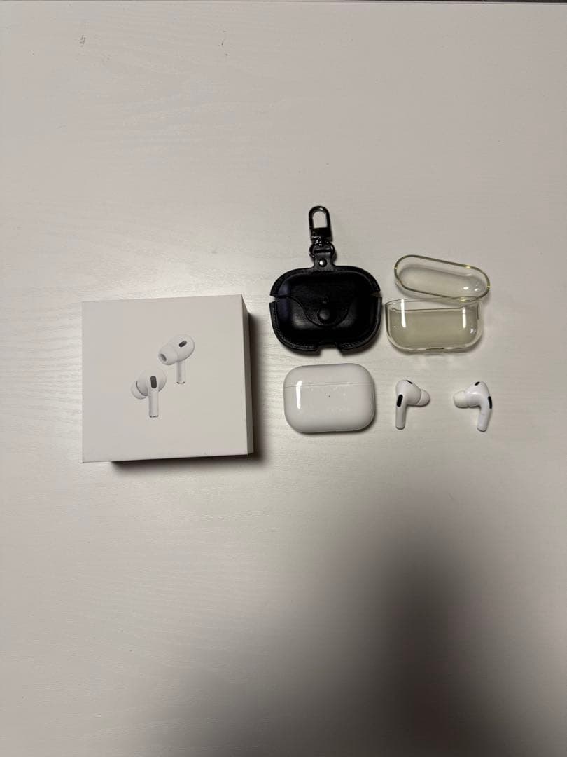 Apple AirPods Pro第2世代本体 ホワイト 充電ケース付き