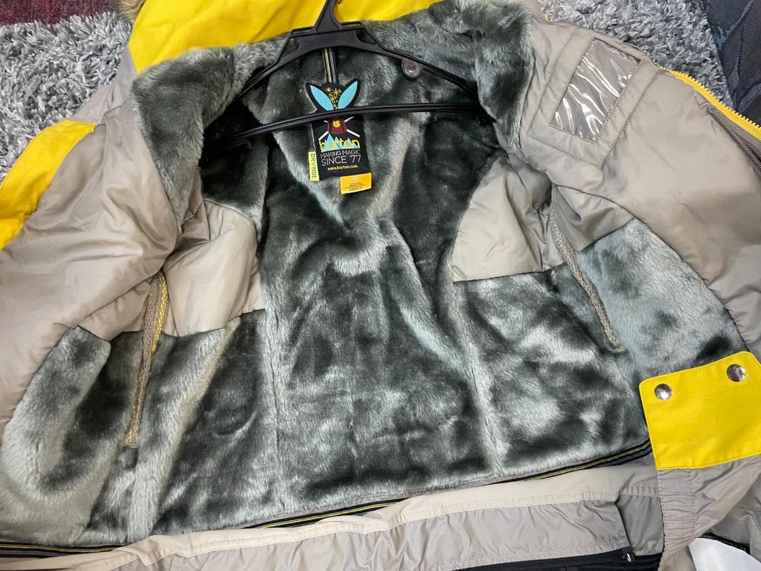 美品　Burton スノーボードウェアセット　レディースMサイズ