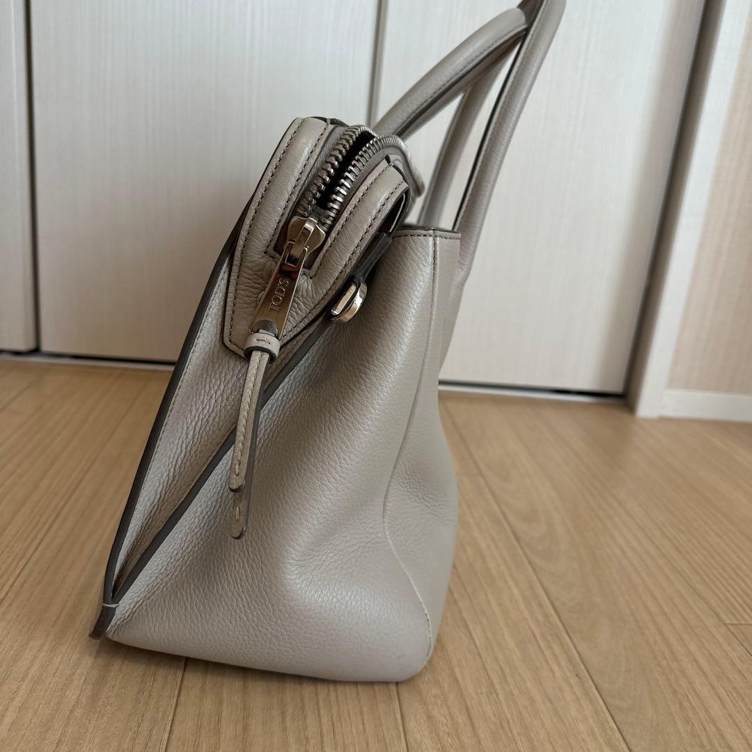 TOD'S グレーレザービジネスバッグ