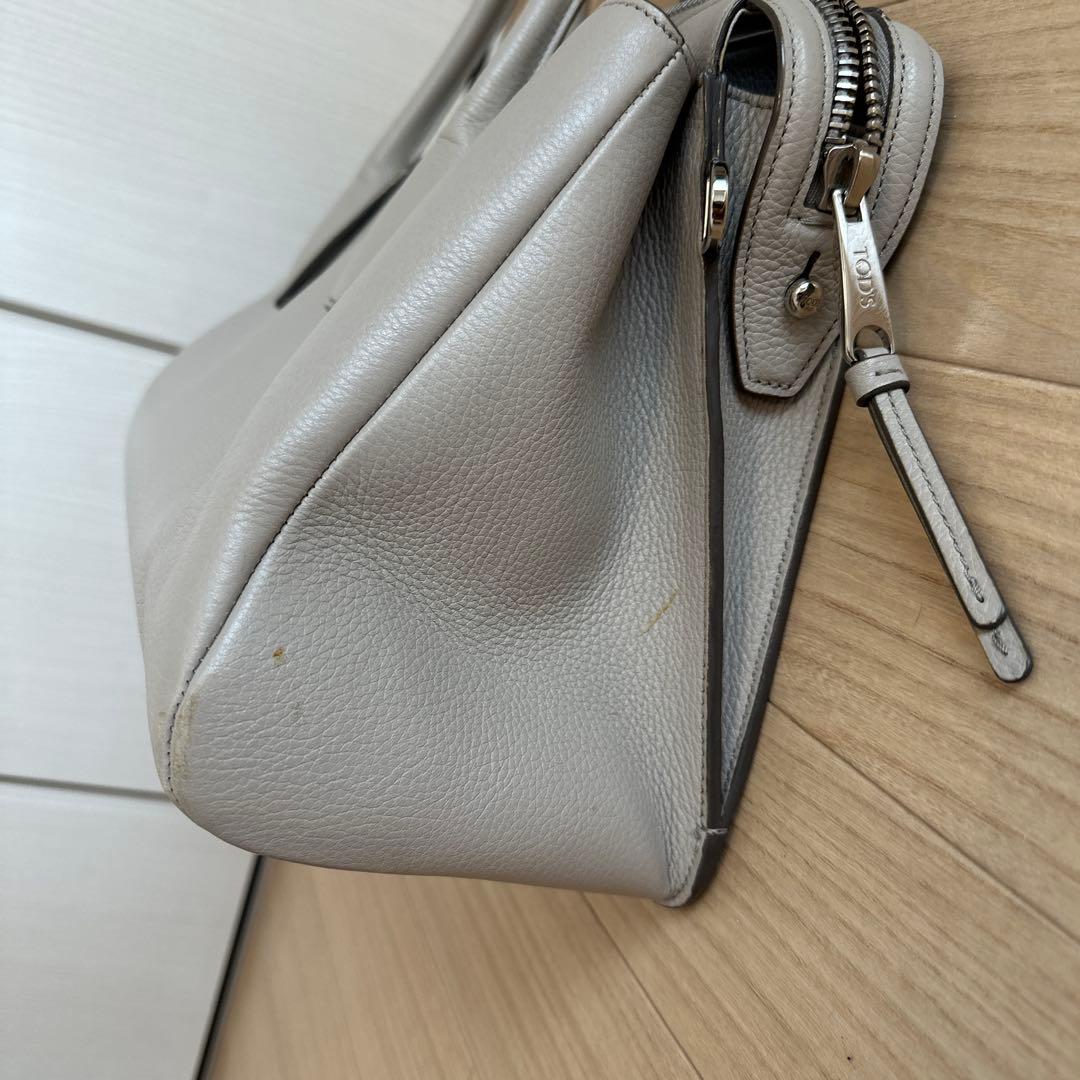 TOD'S グレーレザービジネスバッグ