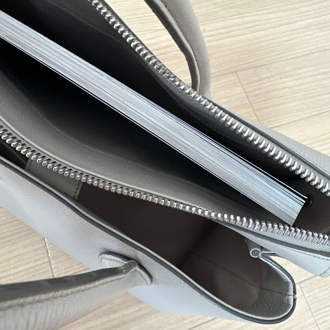 TOD'S グレーレザービジネスバッグ