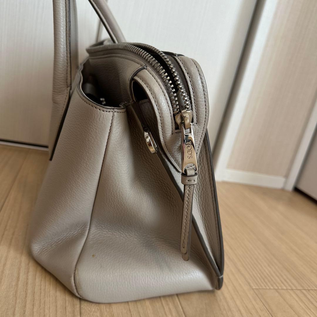 TOD'S グレーレザービジネスバッグ