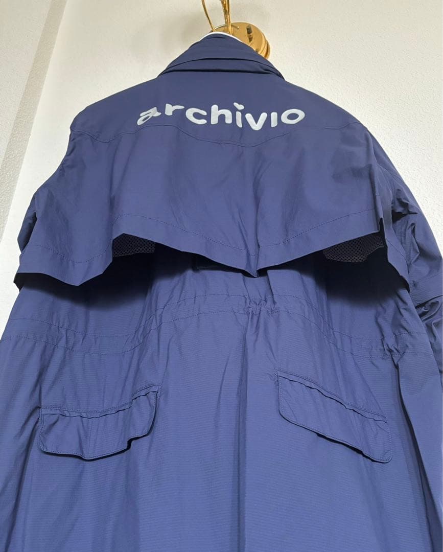 アルチビオ(archivio): レインコート、ブルー