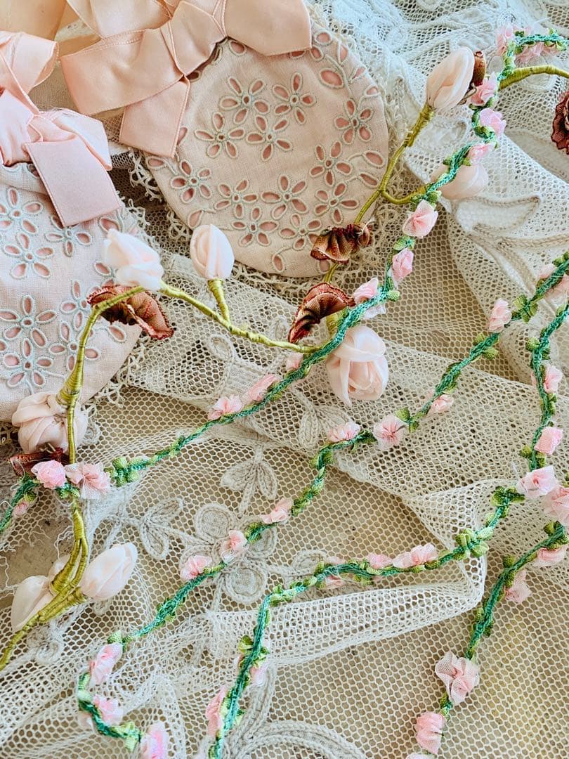 フランスビンテージ／アンティーク　ピンクフラワーロココリボン ※20cm〜カット