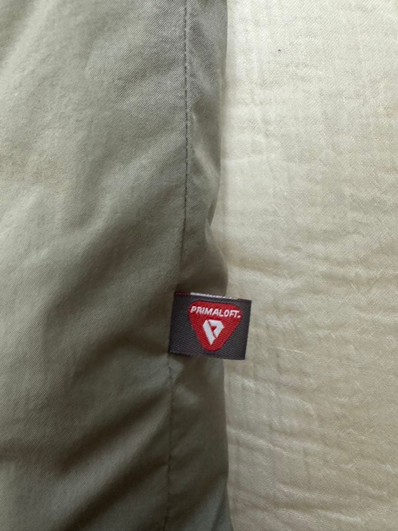 Primaloft ベージュ ノースリーブ ベスト