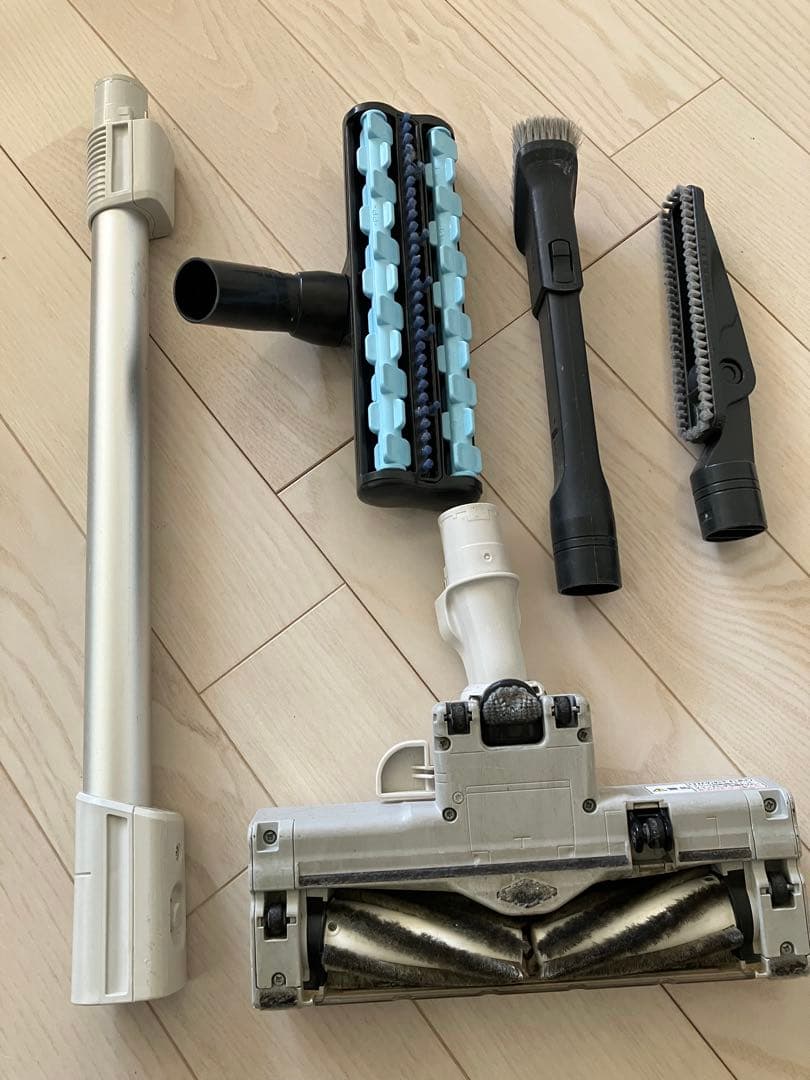 な*な様 21年製 パナソニック コードレス 掃除機 クリーナー MC-VKS8