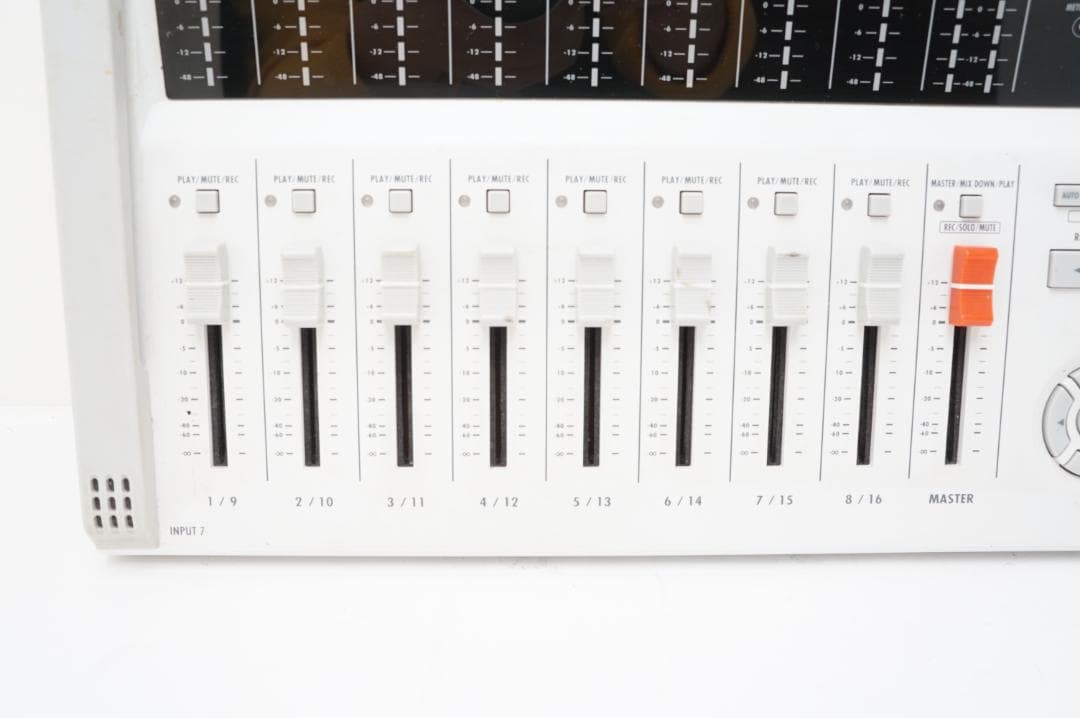 ＜動作品＞ZOOM R16 マルチトラックレコーダー