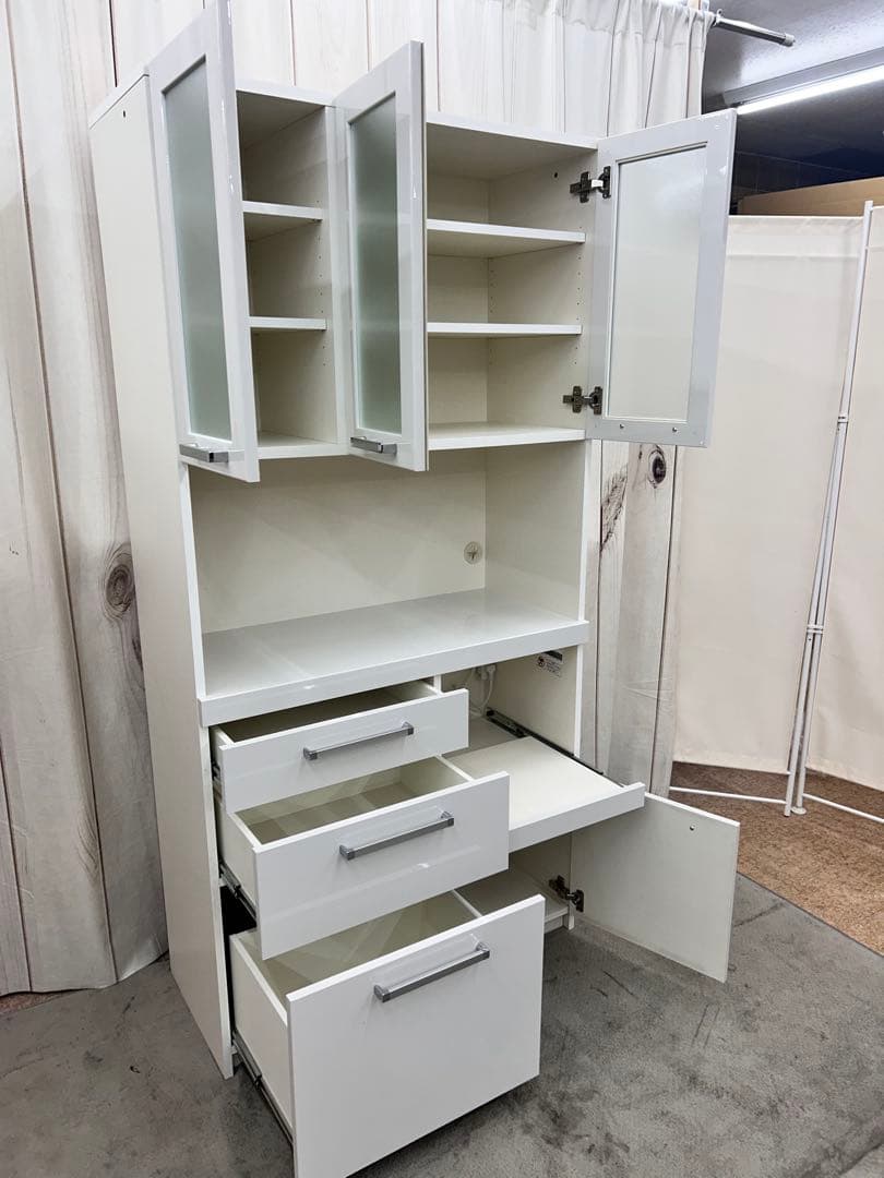 パモウナ　食器棚