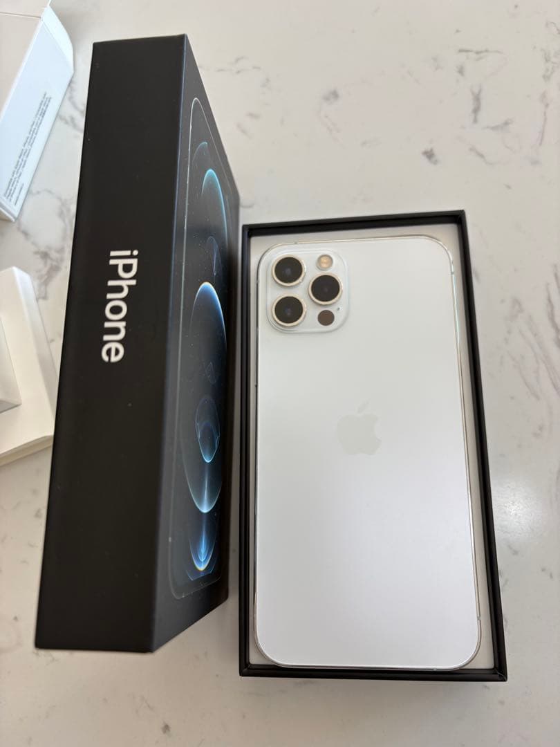 E*n様 Apple iPhone 12 Pro 256GB シルバー SIMフ