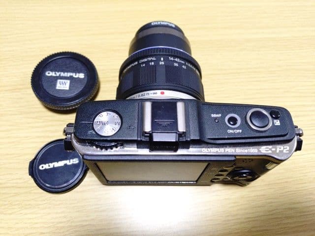 OLYMPUS PEN E-P2 レンズ付 充電器新品 手ブレ補正不良 ジャンク