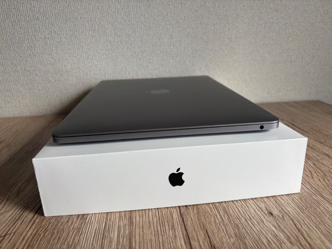 【送料無料】Macbook Pro 2019 13インチ USキーボード
