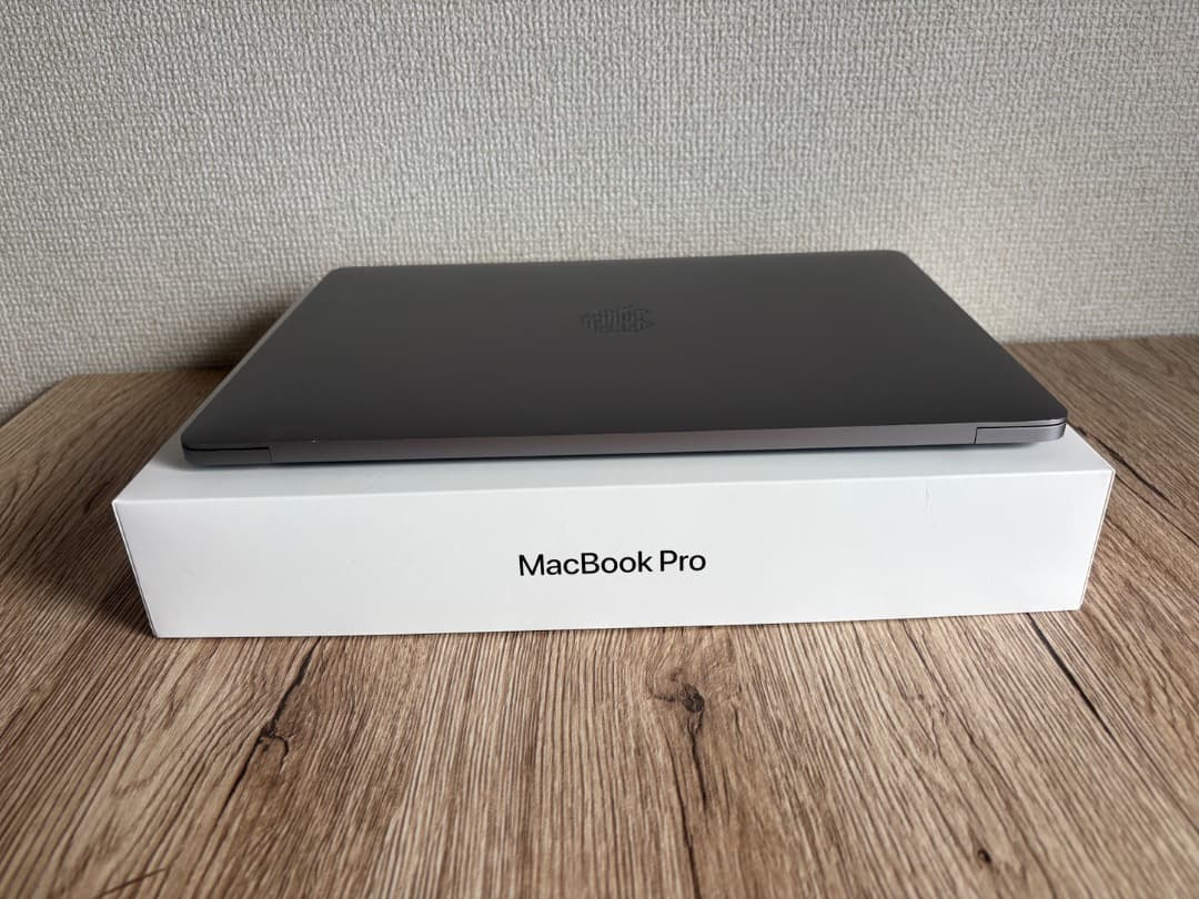 【送料無料】Macbook Pro 2019 13インチ USキーボード