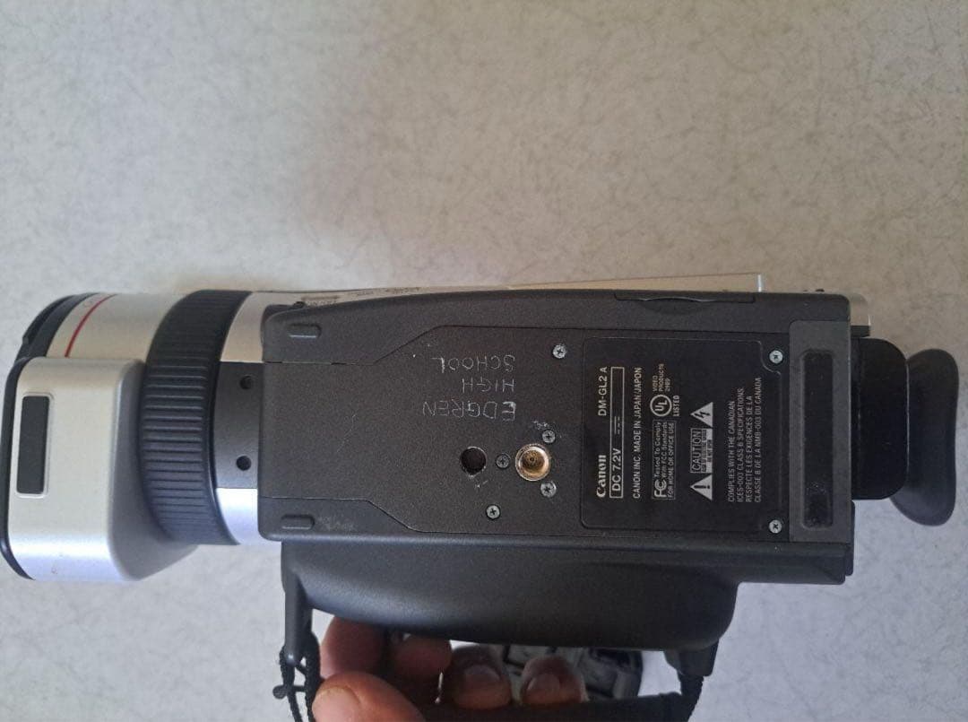 Canon ビデオカメラ本体 100倍ズーム 3ccd GL2 ジャンク品