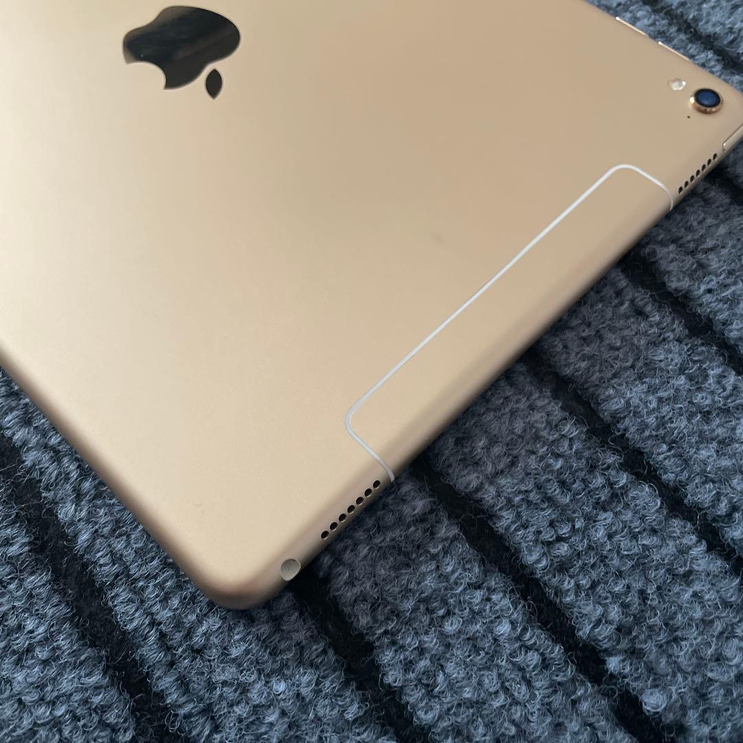 210 iPad 9.7インチ 32GB SIMフリー　ゴールド