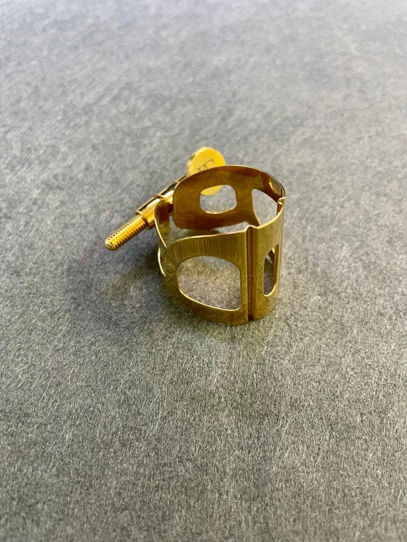 BG アルトサックス リガチャー　L11