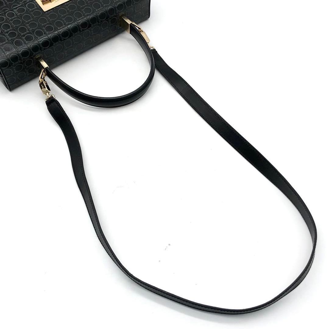 ✨美品・付属品完備✨フェラガモ ハンドバッグ 2way ガンチーニ 総柄 レザー