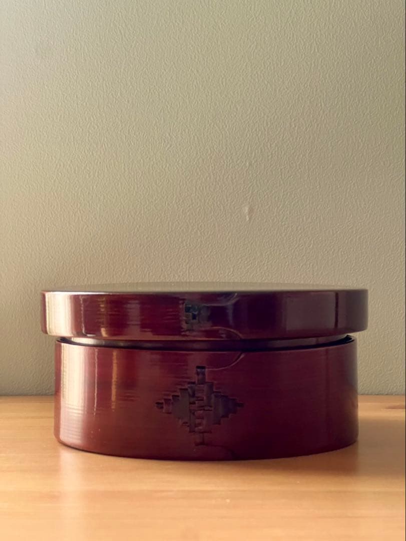 柴田慶信商店　秋田杉　曲げわっぱ　シバキ塗り　　蓋付き 七つ鉢　特注　鱗綴じ