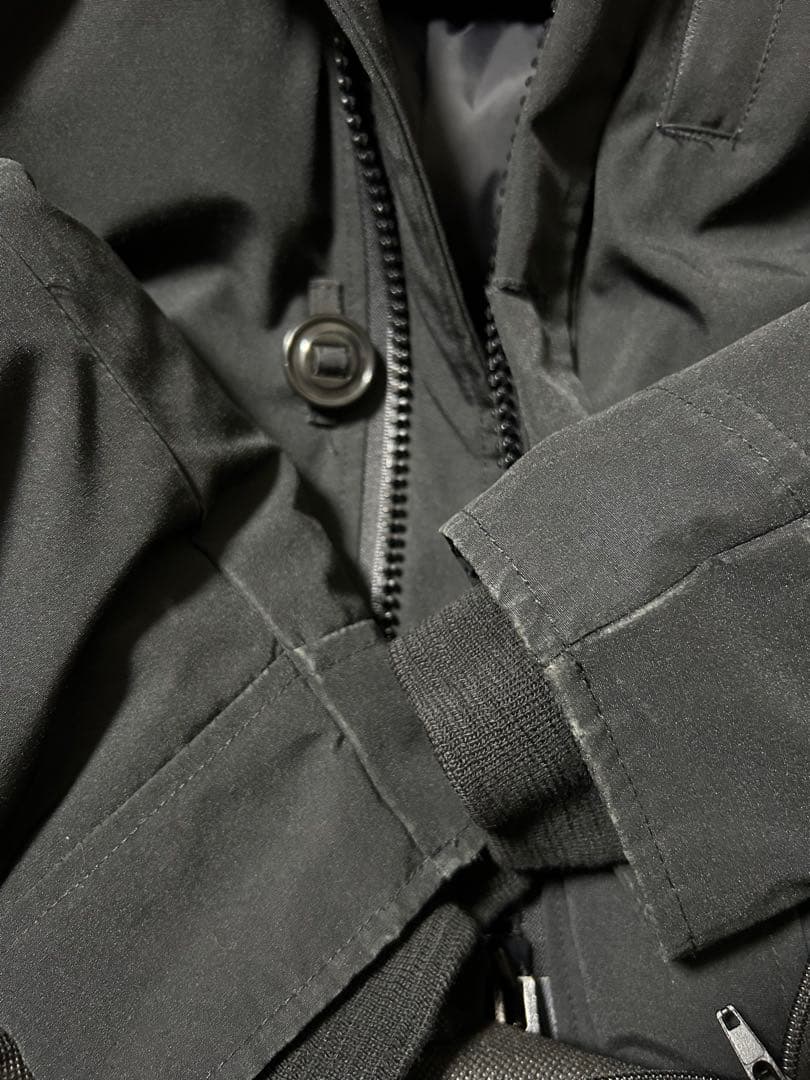 カナダグース ジャスパー S/P 黒 EDIFICE別注 コヨーテファー