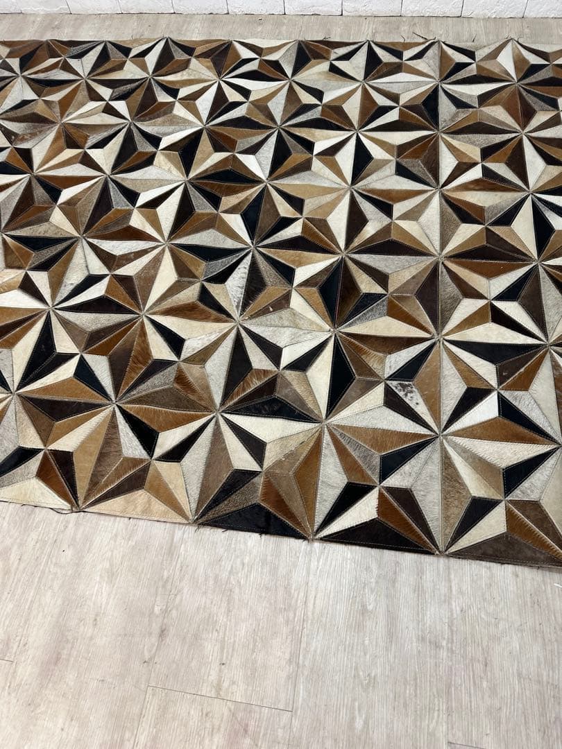 【東京都内23区配送無料】定価17万円　ドイツ製　牛革　絨毯　ラグ　カーペット