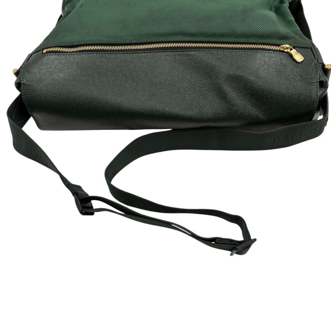 ルイヴィトン メッセンジャーバッグ メンズ デルスー エピセア タイガ