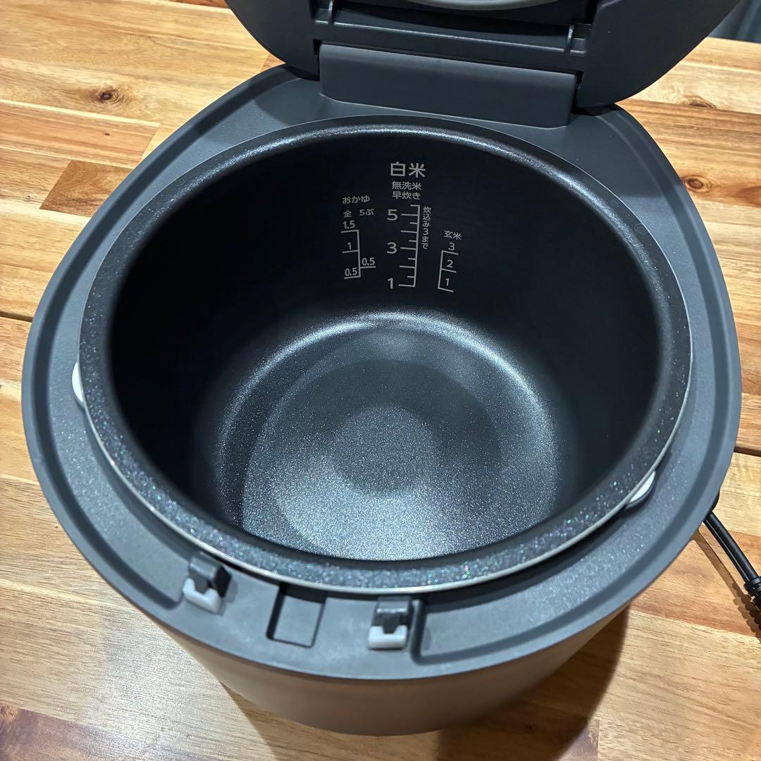 美品‼︎ アイリスオーヤマ 炊飯器 コンパクト5.5合 RC-ILA50-B