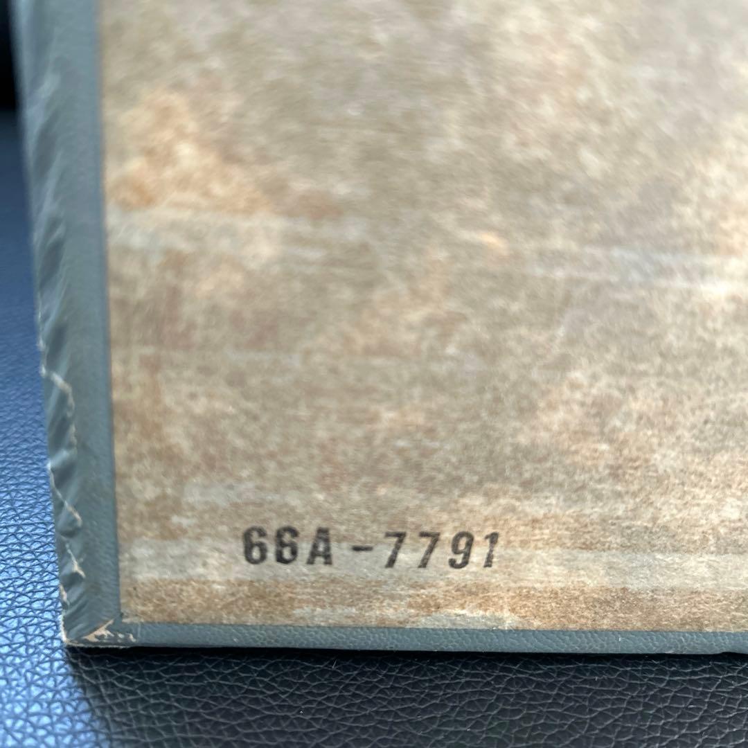 【未使用】大倉陶園 フラワーベース 花瓶 壺 白磁 ブルー 染付 唐草 八角