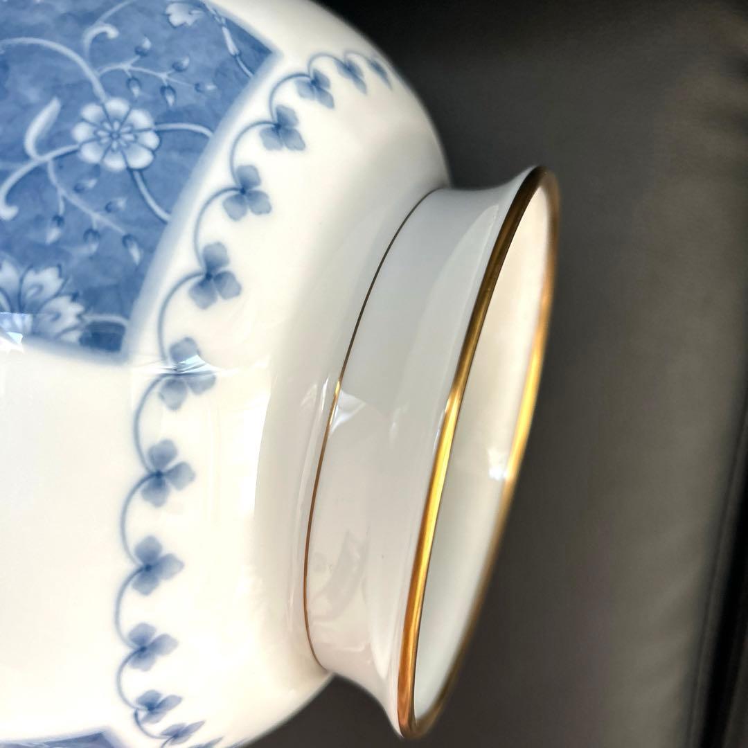 【未使用】大倉陶園 フラワーベース 花瓶 壺 白磁 ブルー 染付 唐草 八角