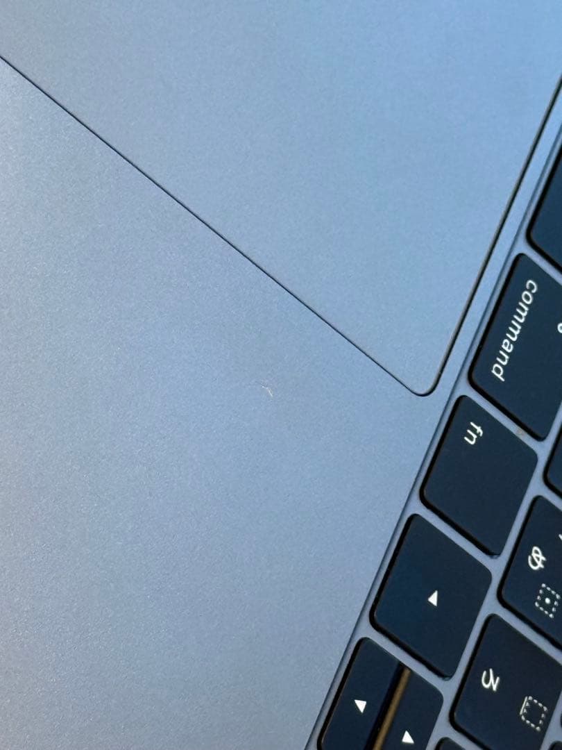 MacBook Pro 2019 13インチ メモリ4USBポート