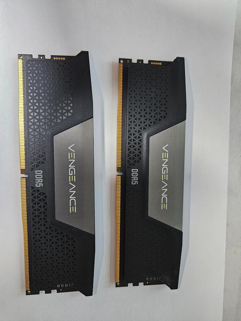 メモリー CORSAIR DDR5 6400MHz RGB 32GB