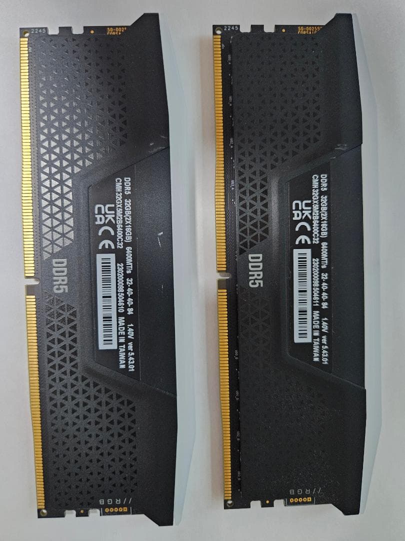 メモリー CORSAIR DDR5 6400MHz RGB 32GB