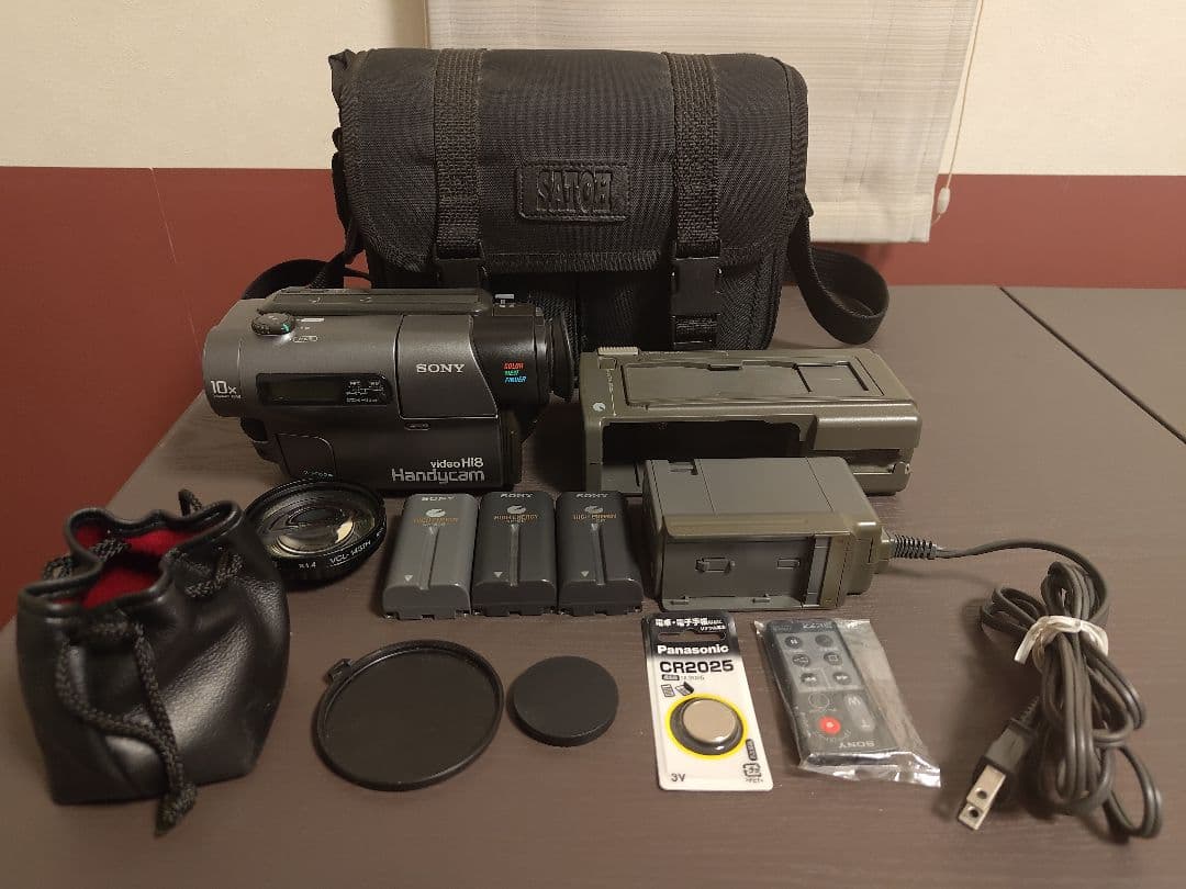 ビデオカメラ SONY video Hi8 Handycam CCD-TR3