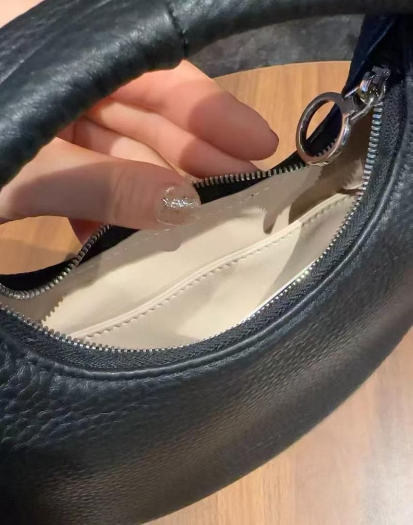 Aeta ブラックレザー ミニハンドバッグ Mサイズ