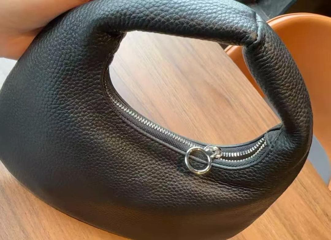 Aeta ブラックレザー ミニハンドバッグ Mサイズ