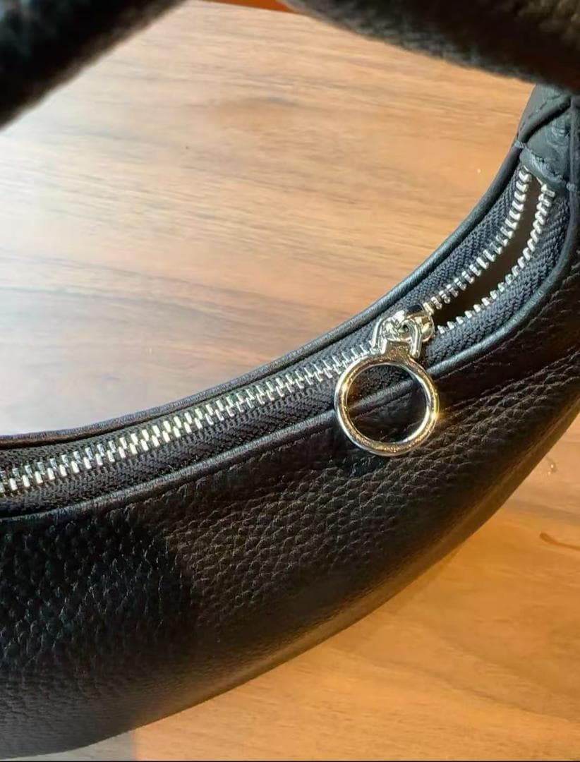 Aeta ブラックレザー ミニハンドバッグ Mサイズ