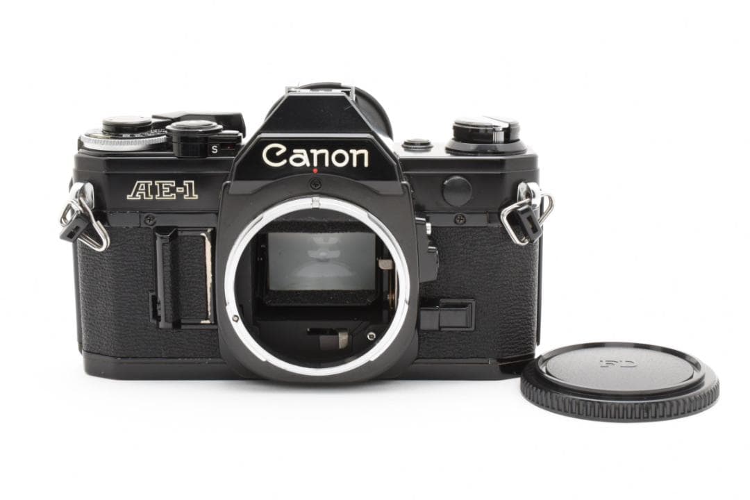 美品 CANON AE-1 ブラック フィルムカメラ　モルト新品交換済 M626