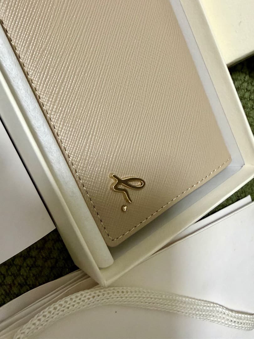 名刺入れ 新品未使用 ベージュ箱付き レディース カードケース agnes b.