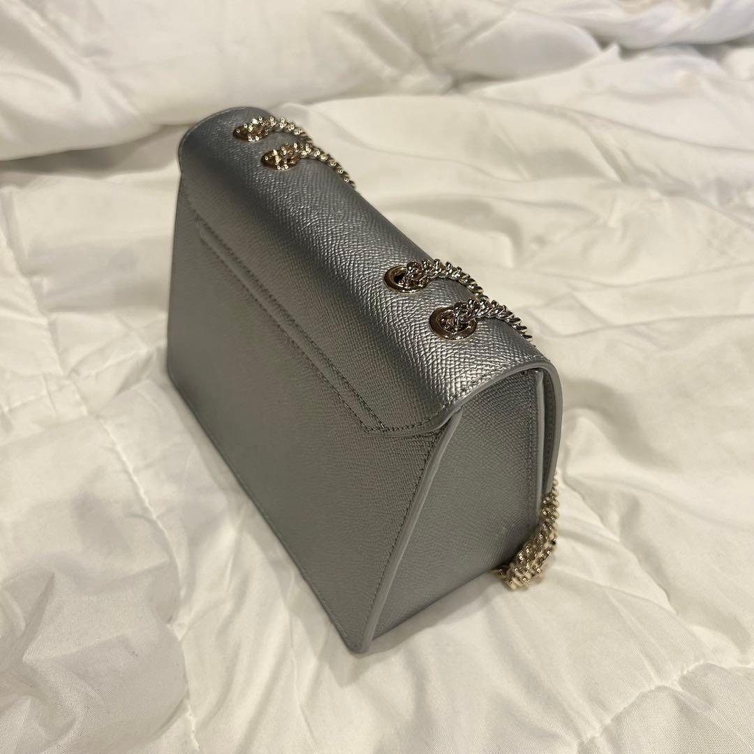 シルバー チェーンストラップ バッグ