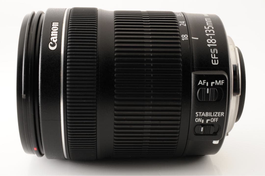 ◆美品◆ Canon EF-S 18-135mm f3.5-5.6 IS STM