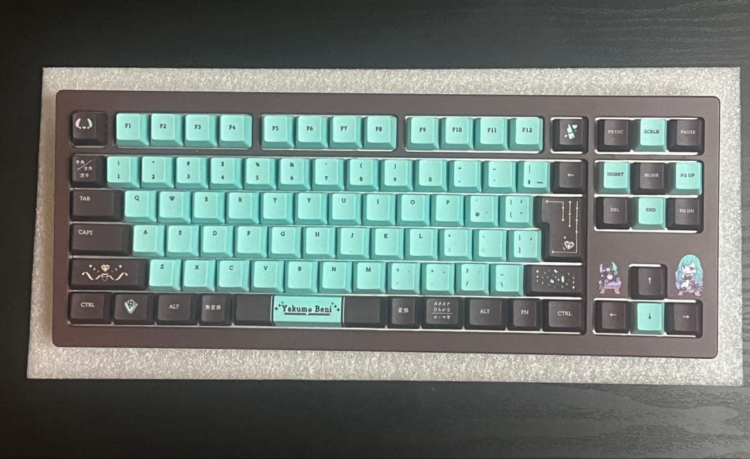 VSPO!GEAR ゲーミングキーボード 八雲べに