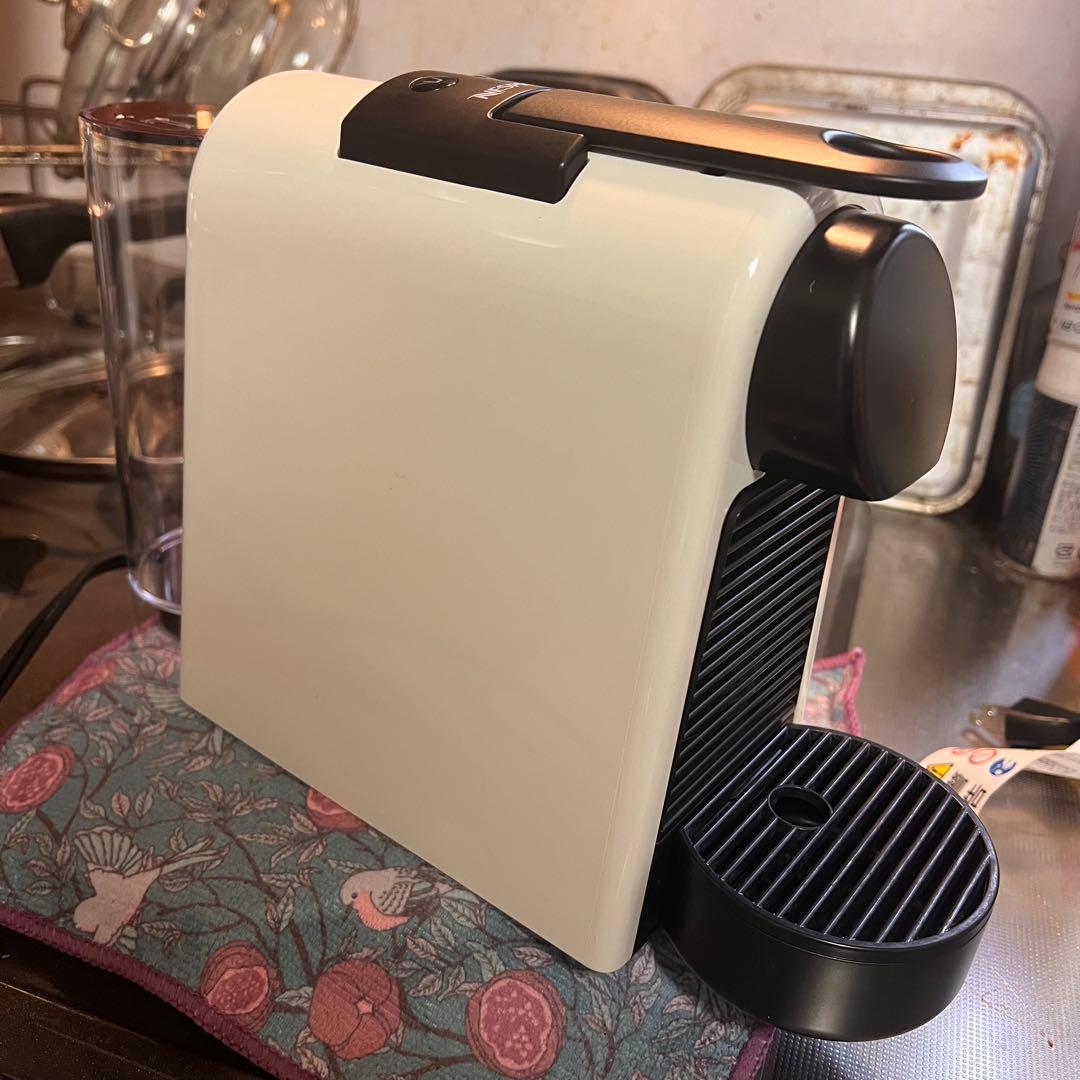 ネスプレッソエッセンサミニ／ホワイト現在の店頭販売価格19800円